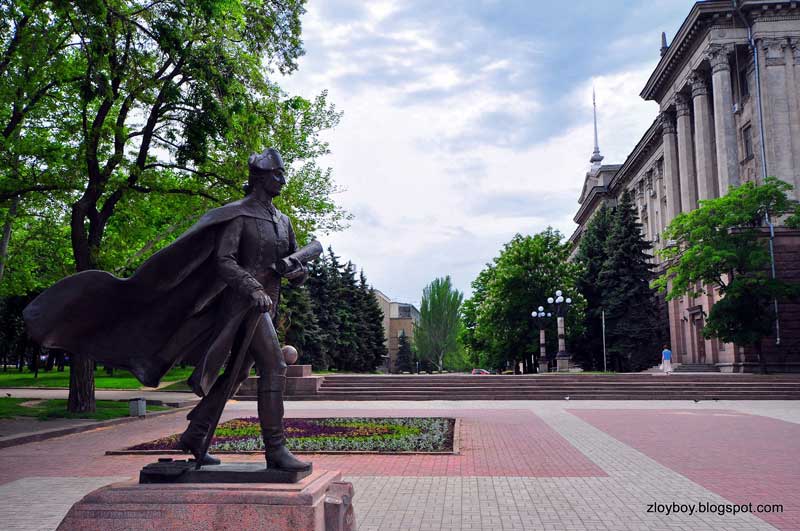Памятник Фалееву
